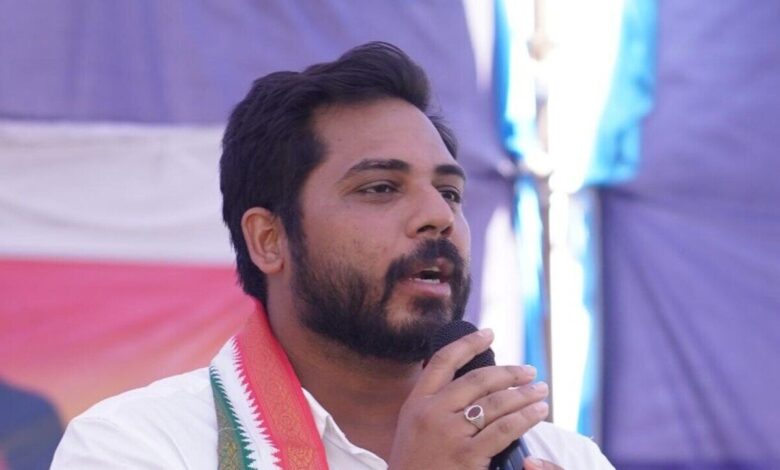 Fire Accident Destroys House in Mancherial Kotapalli Village MP Vamshi Krishna Assures Support