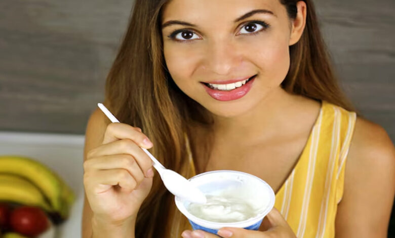 Why Experts Advise Women to Be Careful While Eating Curd at Night