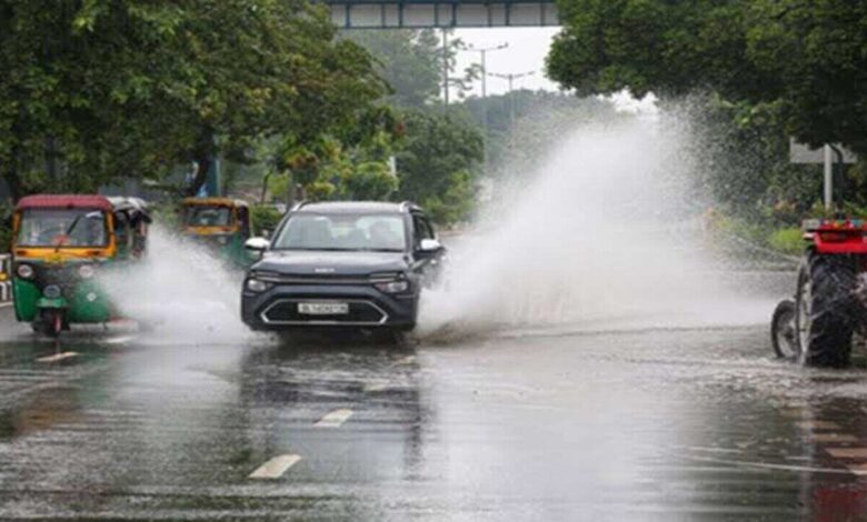 Thunderstorm clouds over Andhra Pradesh and Telangana during IMD rain alert forecast