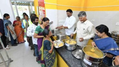 Chandrababu Naidu and Bhuvaneswari serving food at Anna Canteen in Vijayawada on his birthday promoting annadanam and helping poor people