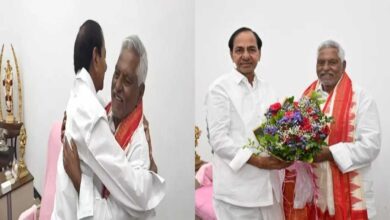 Jeevan Reddy meets KCR at Erravelli farmhouse ahead of joining BRS after quitting Congress signaling major political shift in Karimnagar
