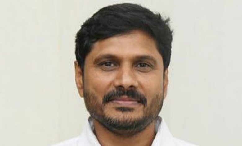Pudi Srihari YSRCP leader arrested in Bengaluru in Chandrababu Naidu morphing case