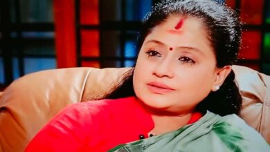 MLC Vijayashanthi appeals to RTC workers during Telangana strike urging them to avoid extreme steps