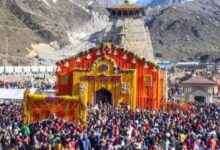 Long queues of vehicles stranded on the Badrinath pilgrimage route near Joshimath as thousands of devotees face severe traffic congestion during the yatra season.